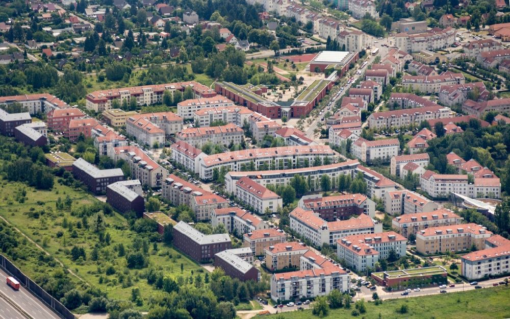 Luftaufnahme Berlin - Wohngebiet der Mehrfamilienhaussiedlung am Ballonplatz in Berlin, Deutschland