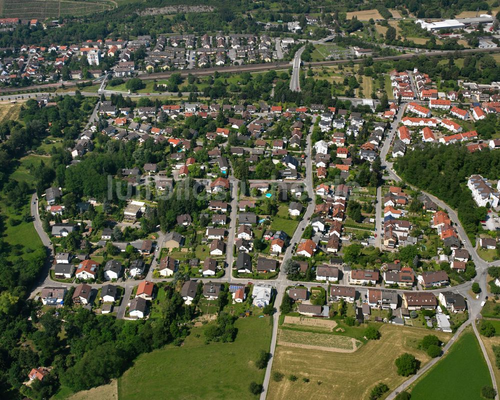 Berghausen aus der Vogelperspektive: Wohngebiet der Mehrfamilienhaussiedlung in Berghausen im Bundesland Baden-Württemberg, Deutschland