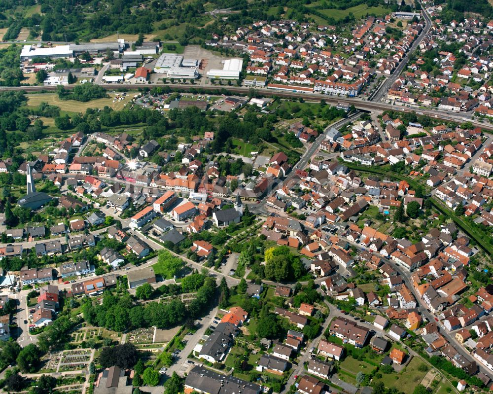 Berghausen von oben - Wohngebiet der Mehrfamilienhaussiedlung in Berghausen im Bundesland Baden-Württemberg, Deutschland