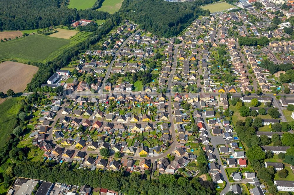 Luftbild Bergkamen - Wohngebiet einer Mehrfamilienhaussiedlung in Bergkamen im Bundesland Nordrhein-Westfalen