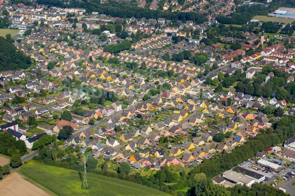 Luftaufnahme Bergkamen - Wohngebiet einer Mehrfamilienhaussiedlung in Bergkamen im Bundesland Nordrhein-Westfalen