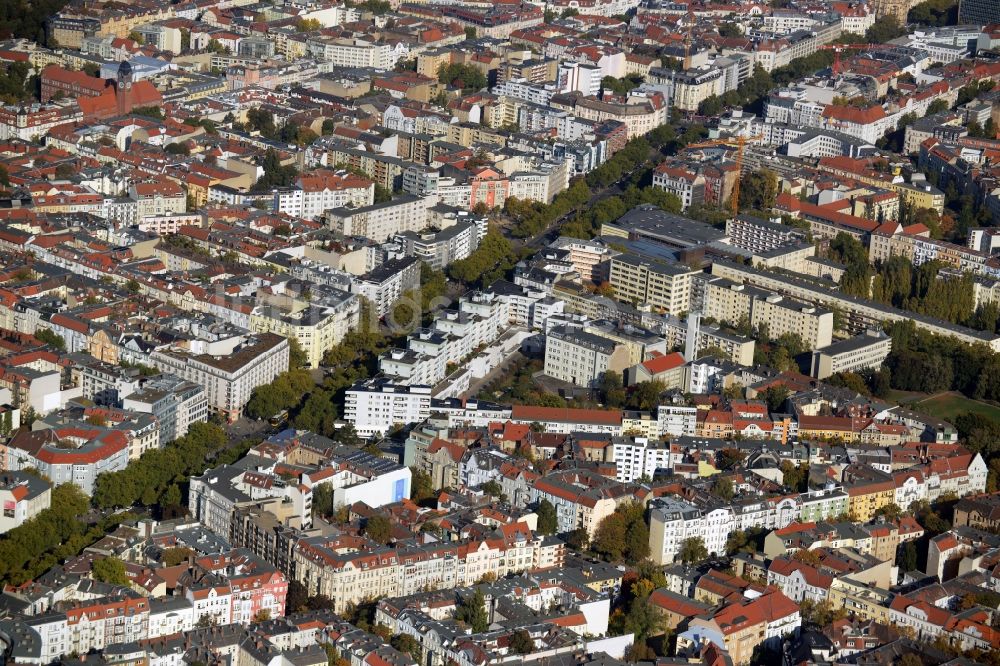 Berlin von oben - Wohngebiet einer Mehrfamilienhaussiedlung in Berlin