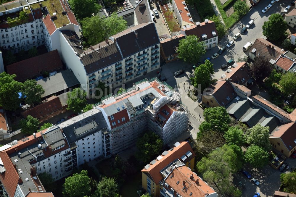 Luftaufnahme Berlin - Wohngebiet einer Mehrfamilienhaussiedlung in Berlin