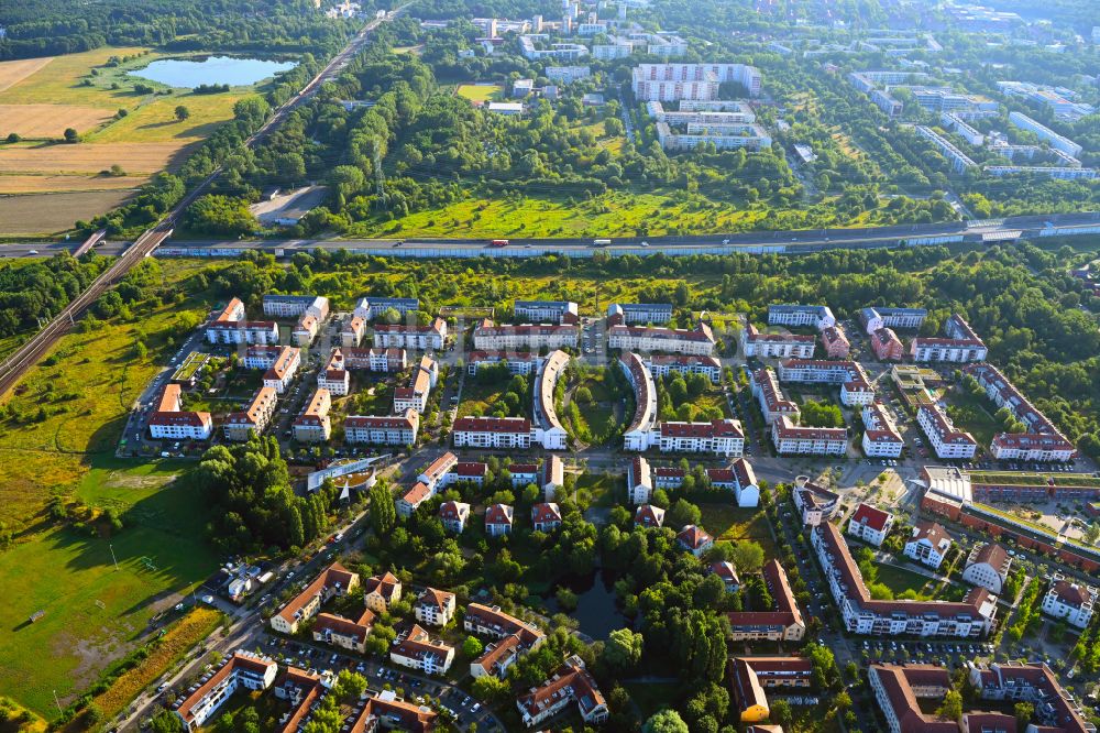 Berlin von oben - Wohngebiet der Mehrfamilienhaussiedlung in Berlin, Deutschland