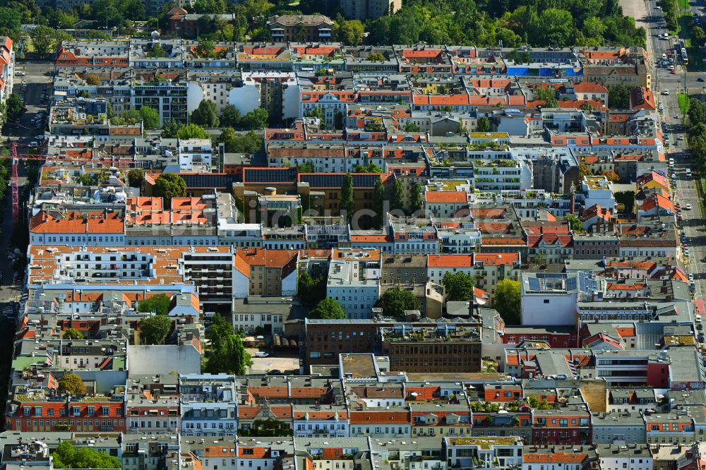 Luftbild Berlin - Wohngebiet einer Mehrfamilienhaussiedlung in Berlin, Deutschland