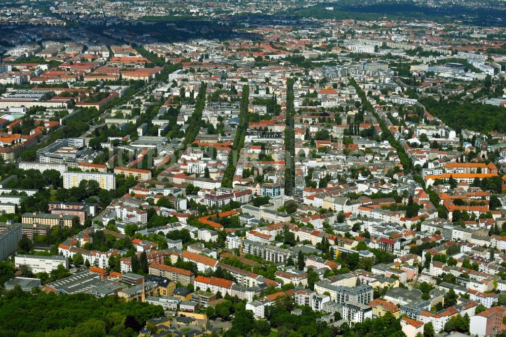 Luftaufnahme Berlin - Wohngebiet der Mehrfamilienhaussiedlung Berliner Allee - Antonplatz in Weißensee in Berlin, Deutschland