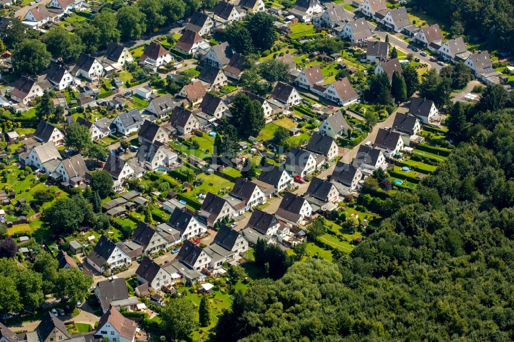 Bochum aus der Vogelperspektive: Wohngebiet einer Mehrfamilienhaussiedlung in Bochum im Bundesland Nordrhein-Westfalen