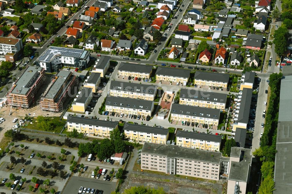 Luftaufnahme Berlin - Wohngebiet der Mehrfamilienhaussiedlung Bonava Arendscarree im Ortsteil Hohenschönhausen in Berlin, Deutschland