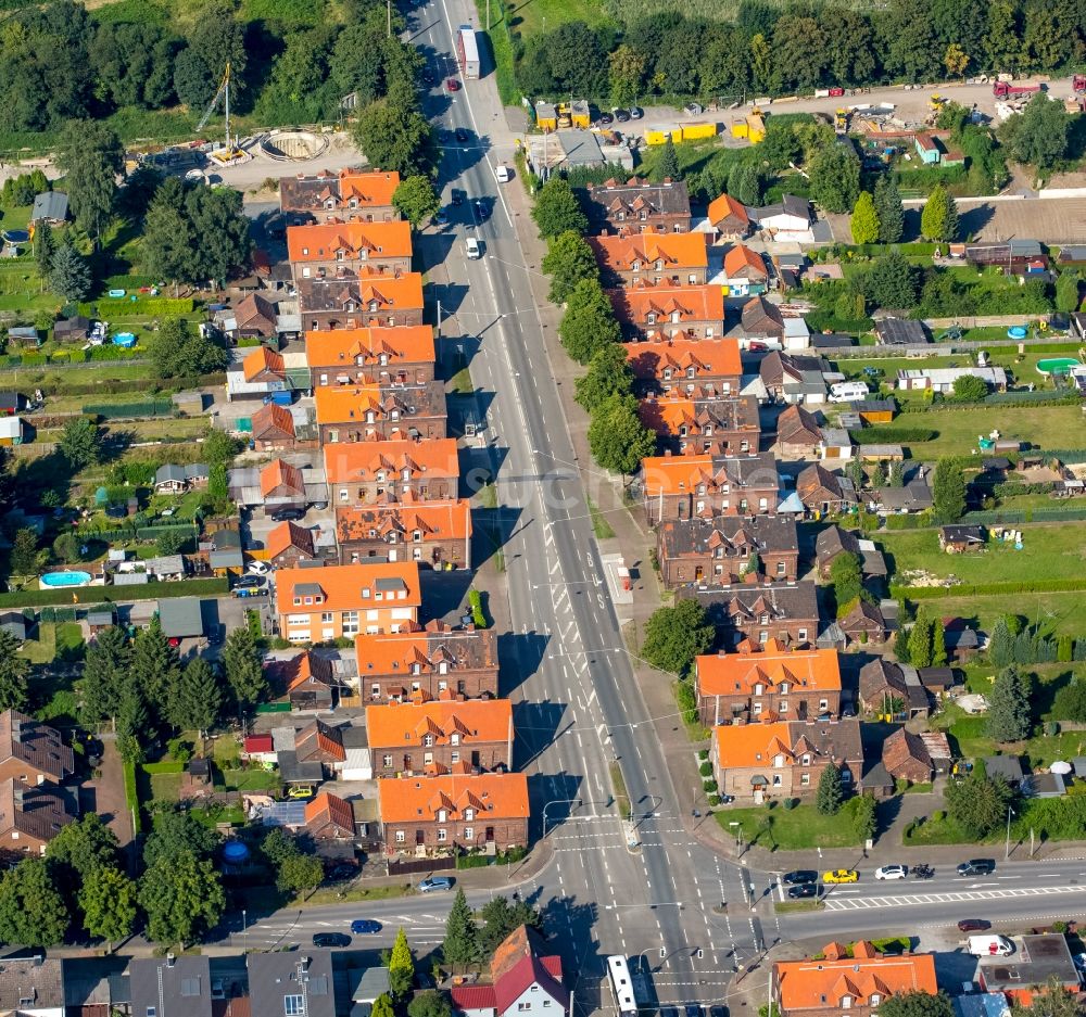 Bottrop aus der Vogelperspektive: Wohngebiet einer Mehrfamilienhaussiedlung in Bottrop im Bundesland Nordrhein-Westfalen