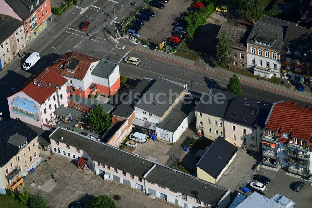 Bernau von oben - Wohngebiet der Mehrfamilienhaussiedlung Breitscheidstraße Ecke Bundesstraße 2 in Bernau im Bundesland Brandenburg, Deutschland