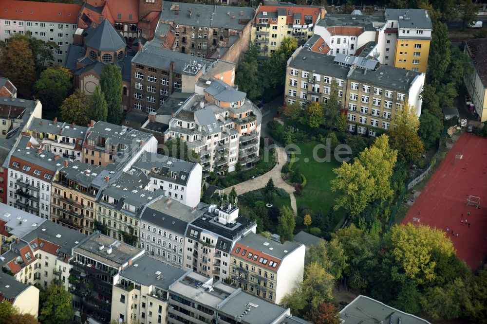 Luftbild Berlin - Wohngebiet einer Mehrfamilienhaussiedlung Choriner Straße - Schönhauers Allee im Stadtteil Prenzlauer Berg in Berlin