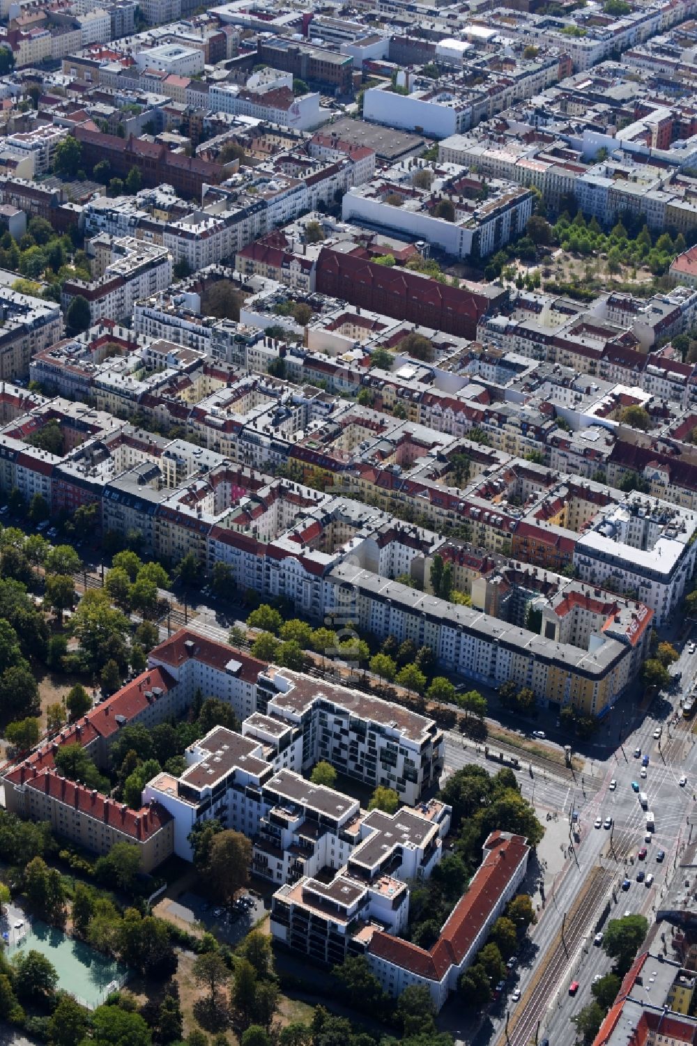 Berlin aus der Vogelperspektive: Wohngebiet der Mehrfamilienhaussiedlung Danziger Straße Ecke Prenzlauer Allee im Ortsteil Prenzlauer Berg in Berlin, Deutschland