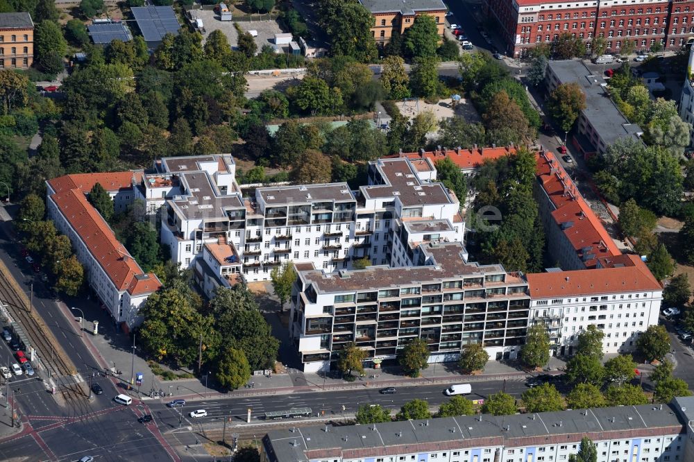 Luftbild Berlin - Wohngebiet der Mehrfamilienhaussiedlung Danziger Straße Ecke Prenzlauer Allee im Ortsteil Prenzlauer Berg in Berlin, Deutschland