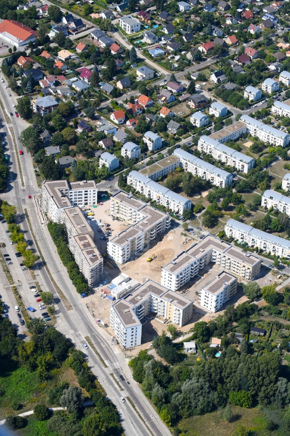 Berlin von oben - Wohngebiet einer Mehrfamilienhaussiedlung der degewo AG an der Joachim-Ringelnatz-Straße - Hans-Fallada-Straße - Cecilienstraße im Ortsteil Biesdorf in Berlin