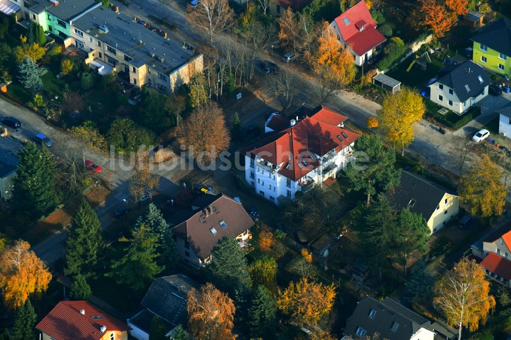 Luftaufnahme Berlin - Wohngebiet der Mehrfamilienhaussiedlung Dirschauer Straße - Neuenhagener Straße im Ortsteil Mahlsdorf in Berlin, Deutschland