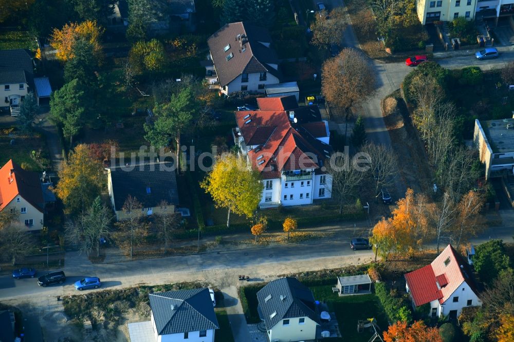 Luftbild Berlin - Wohngebiet der Mehrfamilienhaussiedlung Dirschauer Straße - Neuenhagener Straße im Ortsteil Mahlsdorf in Berlin, Deutschland