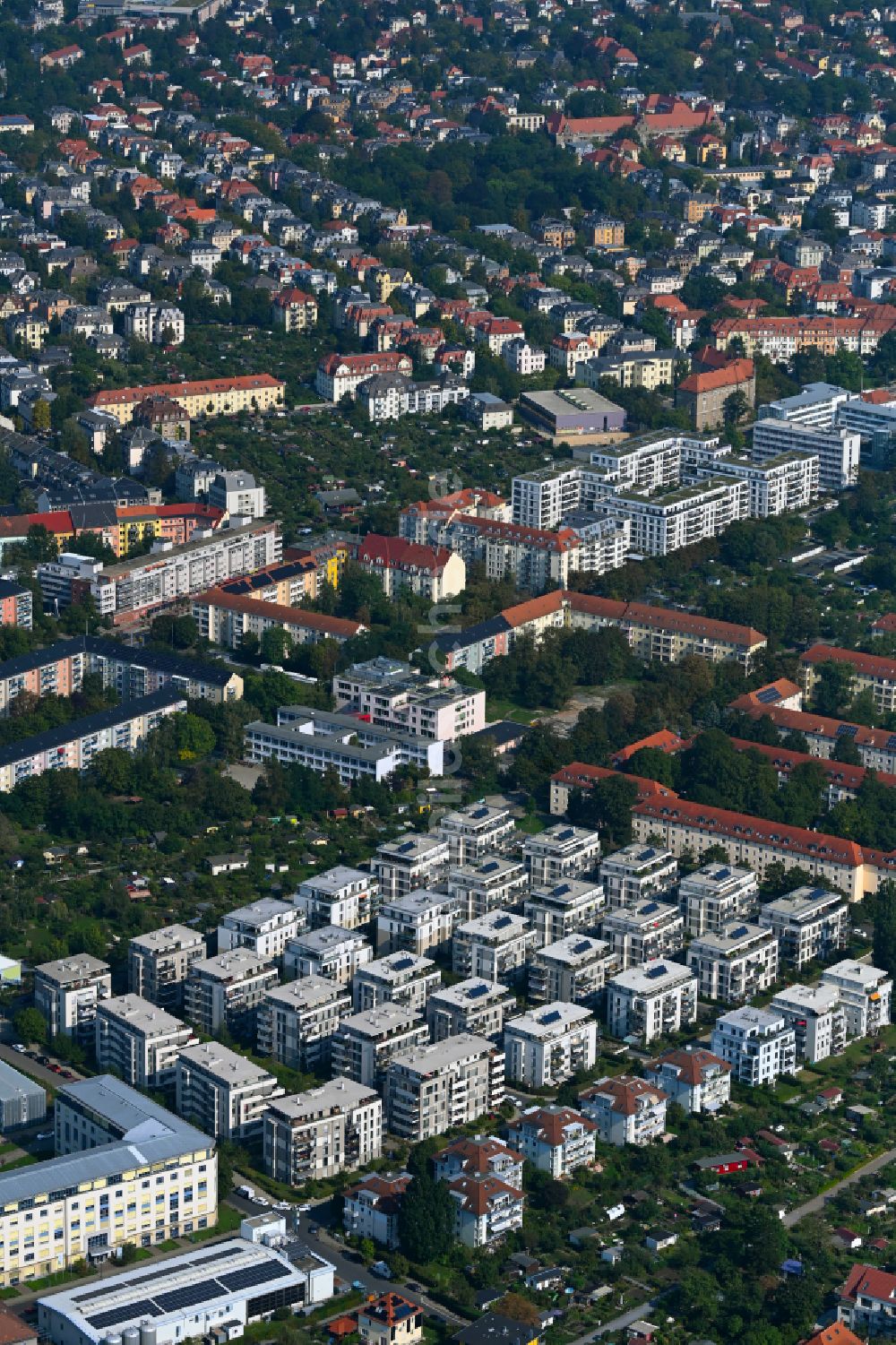 Luftaufnahme Dresden - Wohngebiet der Mehrfamilienhaussiedlung in Dresden im Bundesland Sachsen, Deutschland