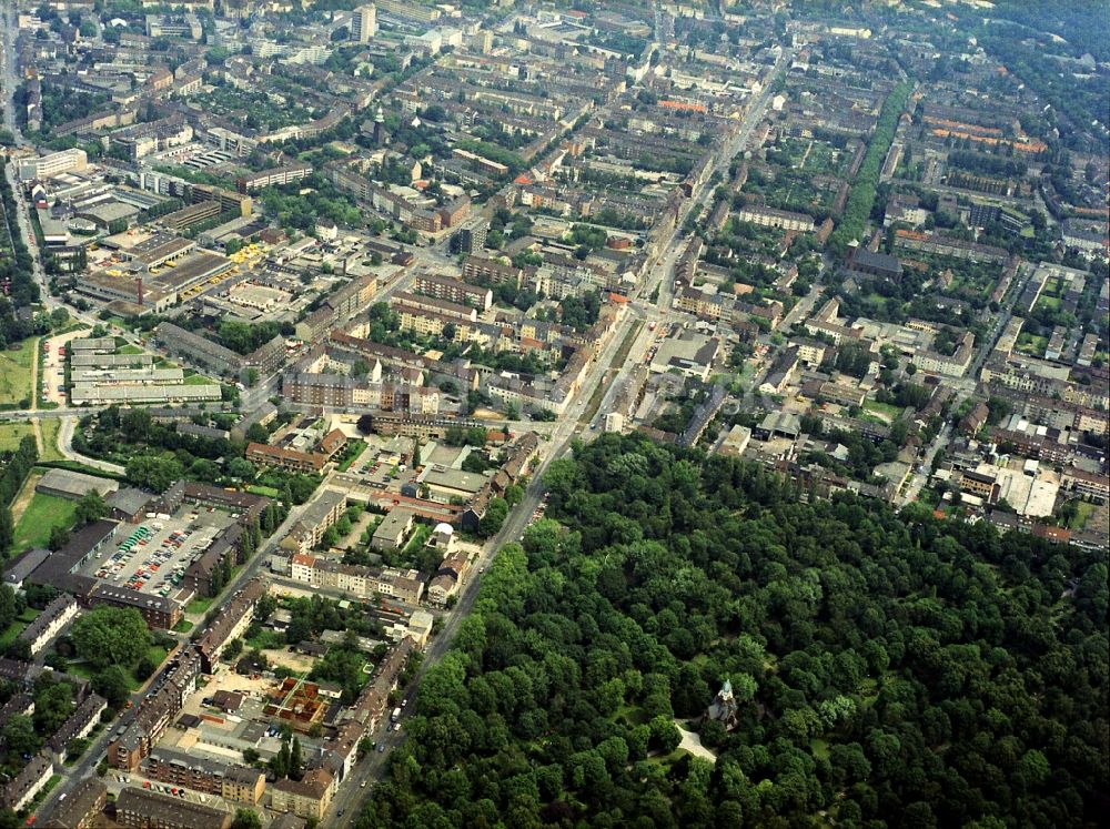 Luftaufnahme Duisburg - Wohngebiet einer Mehrfamilienhaussiedlung in Duisburg im Bundesland Nordrhein-Westfalen