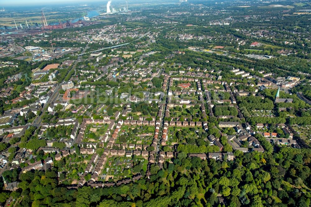 Luftaufnahme Duisburg - Wohngebiet einer Mehrfamilienhaussiedlung in Duisburg im Bundesland Nordrhein-Westfalen