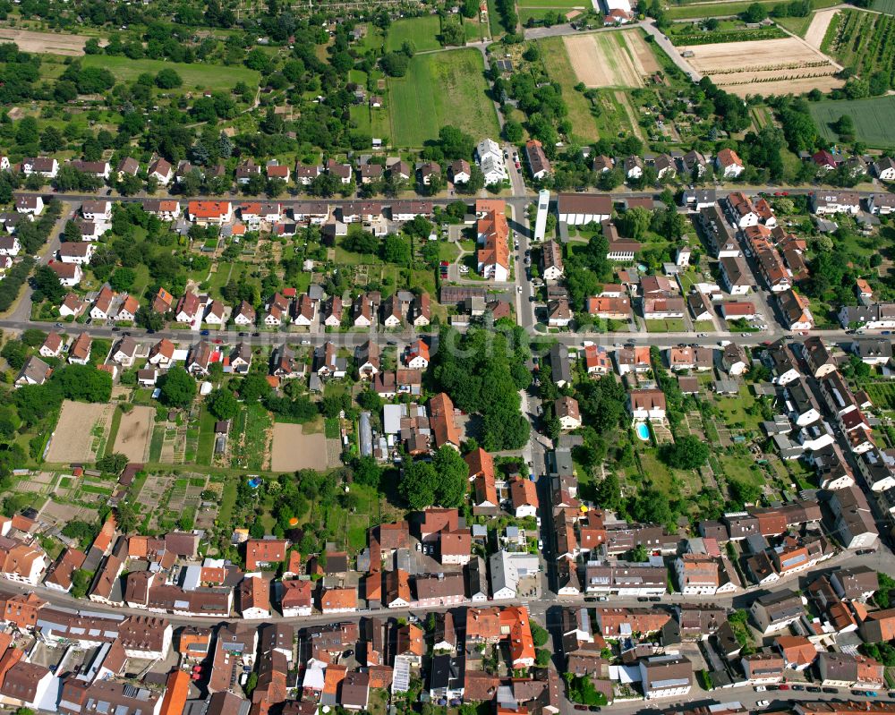 Luftaufnahme Durlach - Wohngebiet der Mehrfamilienhaussiedlung in Durlach im Bundesland Baden-Württemberg, Deutschland