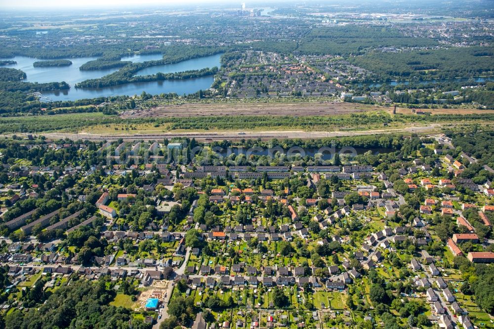 Mülheim an der Ruhr von oben - Wohngebiet der Mehrfamilienhaussiedlung Eisenbahner-Siedlung Wedau in Mülheim an der Ruhr im Bundesland Nordrhein-Westfalen