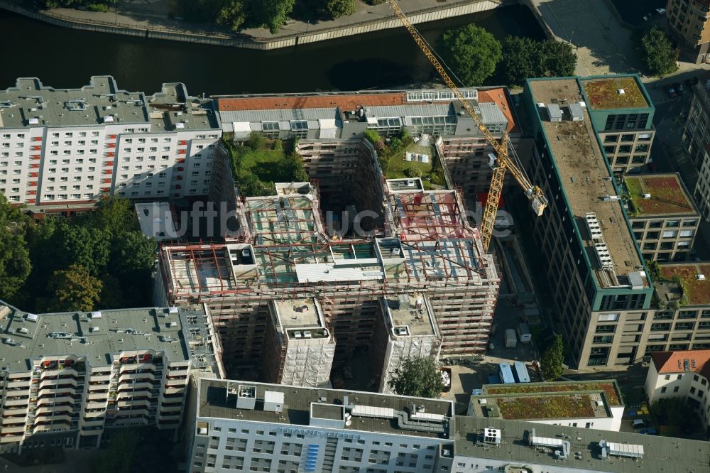 Berlin aus der Vogelperspektive: Wohngebiet der Mehrfamilienhaussiedlung Elisabeth-Mara-Straße - Wallstraße im Ortsteil Mitte in Berlin, Deutschland