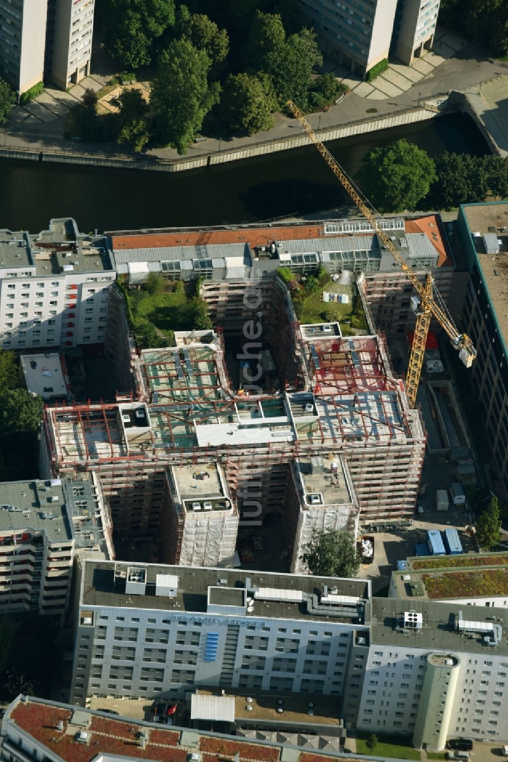 Luftaufnahme Berlin - Wohngebiet der Mehrfamilienhaussiedlung Elisabeth-Mara-Straße - Wallstraße im Ortsteil Mitte in Berlin, Deutschland