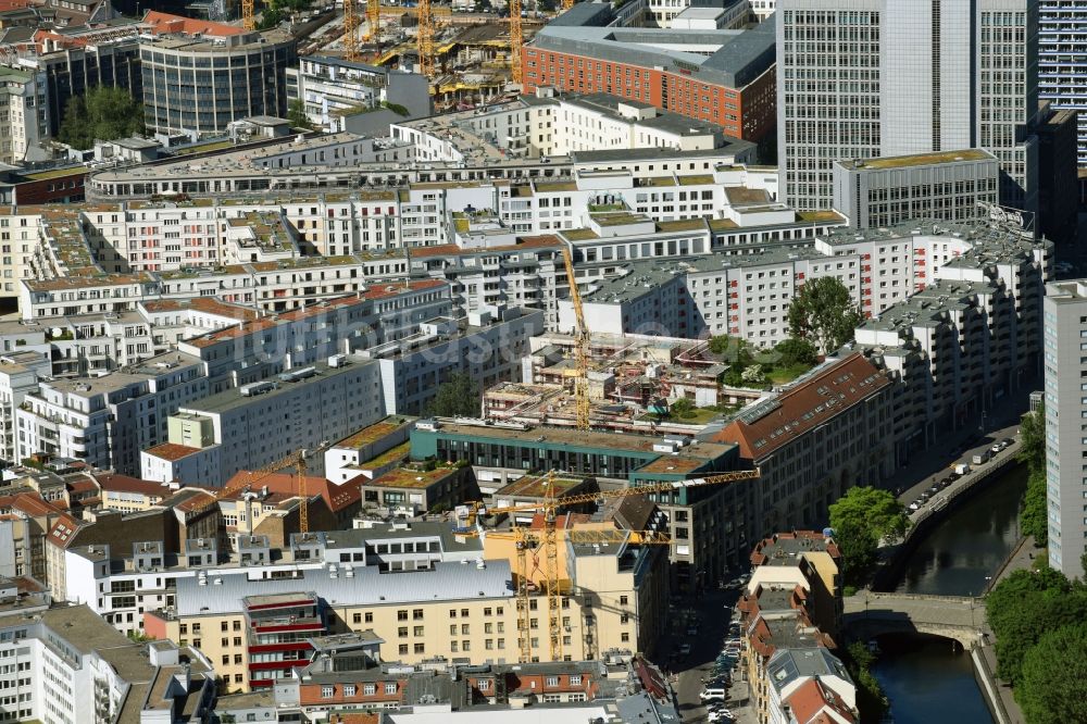 Luftbild Berlin - Wohngebiet der Mehrfamilienhaussiedlung Elisabeth-Mara-Straße - Wallstraße im Ortsteil Mitte in Berlin, Deutschland