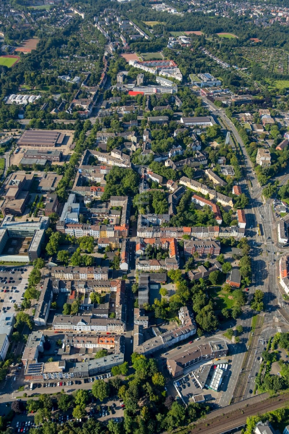 Essen aus der Vogelperspektive: Wohngebiet der Mehrfamilienhaussiedlung Eltingviertel in Essen im Bundesland Nordrhein-Westfalen