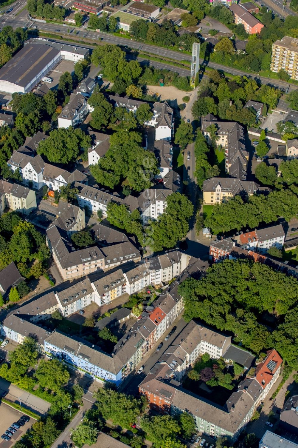 Essen von oben - Wohngebiet der Mehrfamilienhaussiedlung Eltingviertel in Essen im Bundesland Nordrhein-Westfalen