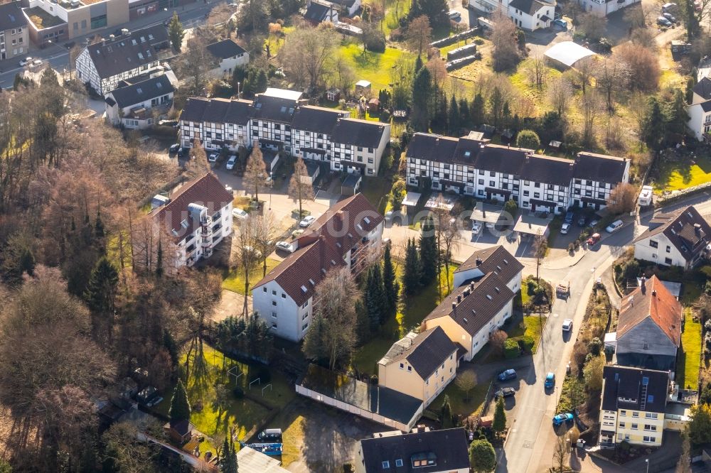 Witten von oben - Wohngebiet der Mehrfamilienhaussiedlung entlang der Eickelkampstraße in Witten im Bundesland Nordrhein-Westfalen, Deutschland