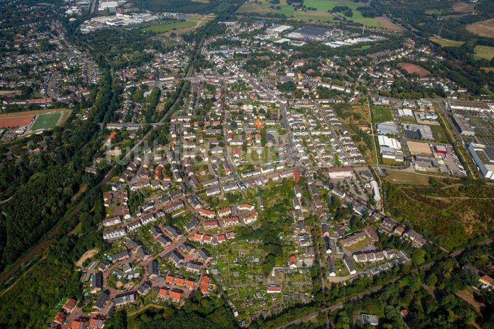 Luftaufnahme Bottrop - Wohngebiet einer Mehrfamilienhaussiedlung entlang der Hebeleckstraße und der Johannesstraße in Bottrop im Bundesland Nordrhein-Westfalen