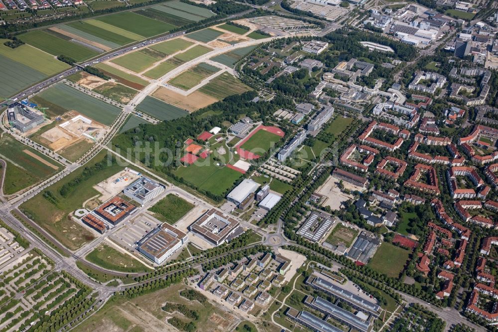 Luftbild Augsburg - Wohngebiet der Mehrfamilienhaussiedlung entlang der Josef-Priller-Straße - Professor-Messerschmitt-Straße in Augsburg im Bundesland Bayern, Deutschland