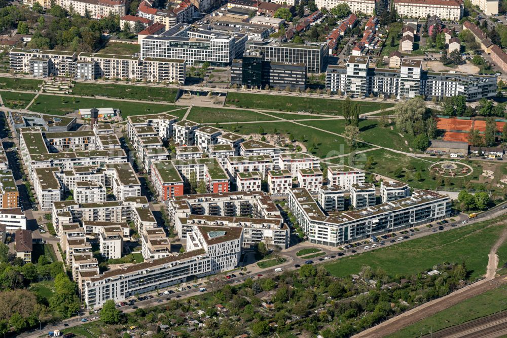 Luftbild Karlsruhe - Wohngebiet der Mehrfamilienhaussiedlung entlang der Klara-Siebert-Straße - Rahel-Straus-Straße in Karlsruhe im Bundesland Baden-Württemberg, Deutschland