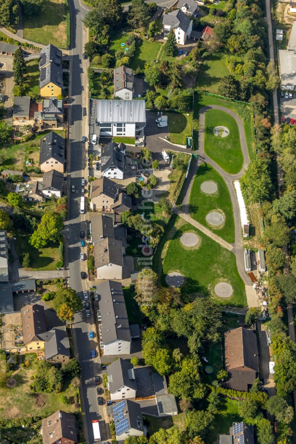 Witten aus der Vogelperspektive: Wohngebiet der Mehrfamilienhaussiedlung entlang des Marktweg in Witten im Bundesland Nordrhein-Westfalen, Deutschland