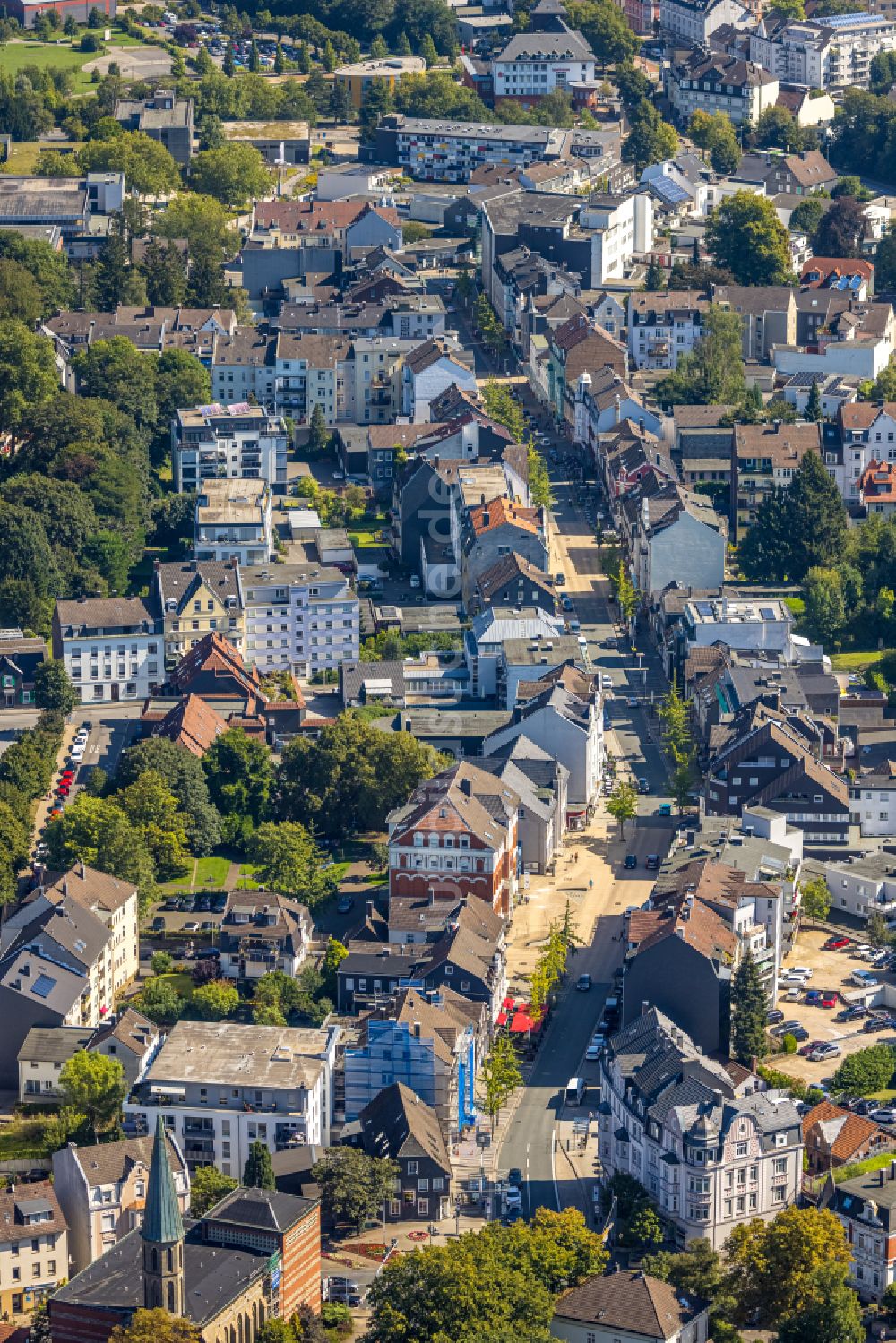 Gevelsberg von oben - Wohngebiet der Mehrfamilienhaussiedlung entlang der Mittelstraße im Ortsteil Heck in Gevelsberg im Bundesland Nordrhein-Westfalen, Deutschland