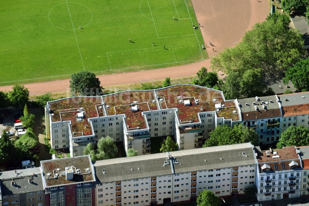 Luftbild Berlin - Wohngebiet der Mehrfamilienhaussiedlung entlang der Silbersteinstraße in Berlin, Deutschland