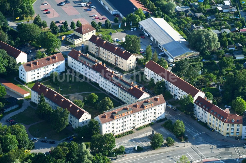 Luftbild Rostock - Wohngebiet der Mehrfamilienhaussiedlung entlang der Tessiner Straße in Rostock im Bundesland Mecklenburg-Vorpommern, Deutschland