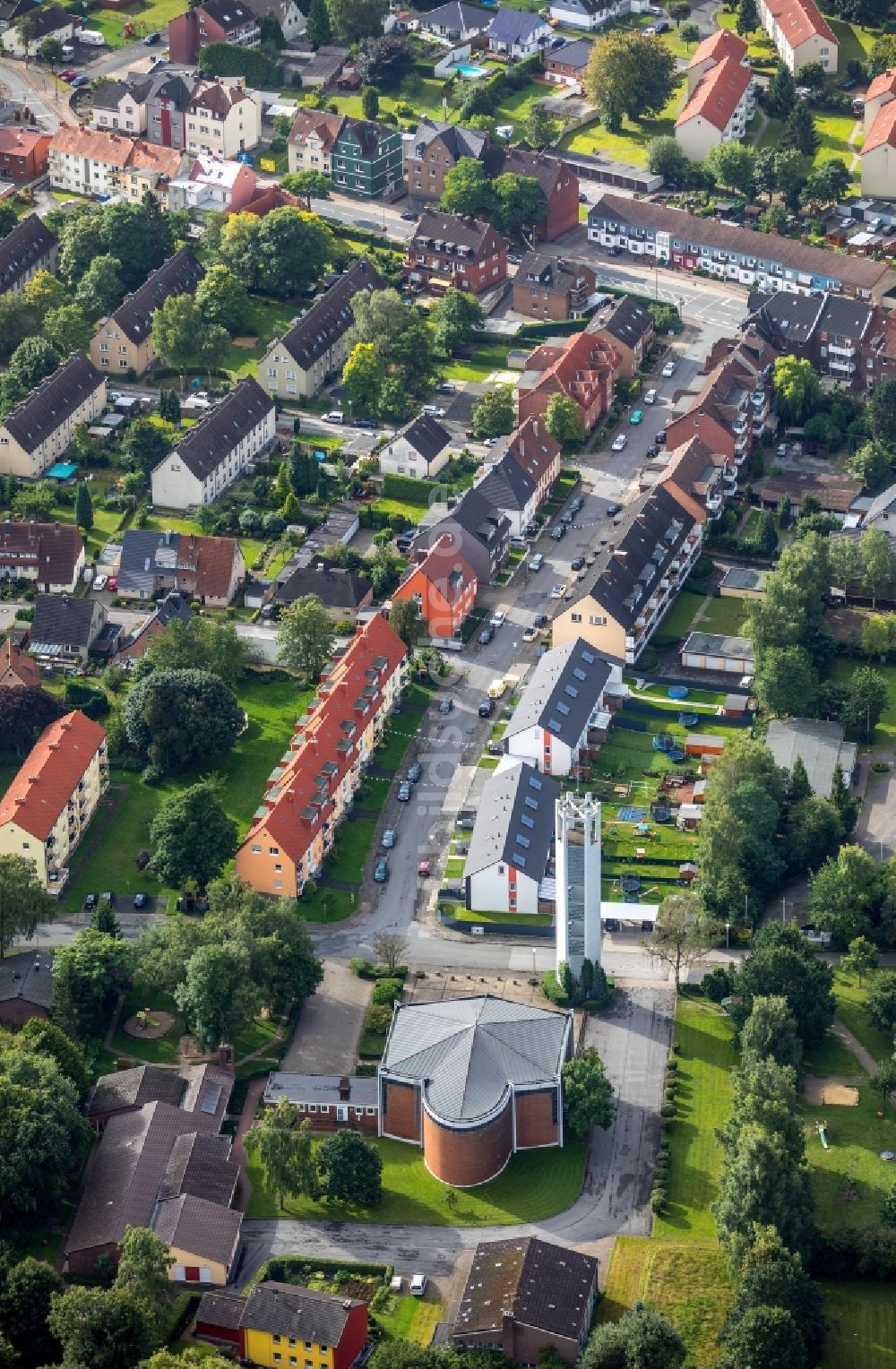 Hamm aus der Vogelperspektive: Wohngebiet der Mehrfamilienhaussiedlung entlang der Thorner Straße in Hamm im Bundesland Nordrhein-Westfalen - NRW, Deutschland