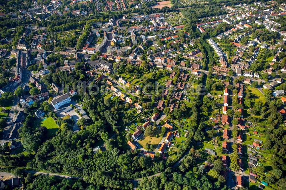 Essen von oben - Wohngebiet einer Mehrfamilienhaussiedlung in Essen im Bundesland Nordrhein-Westfalen