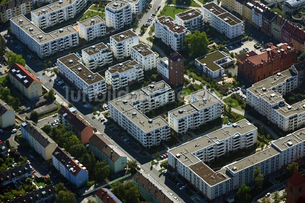 Nürnberg aus der Vogelperspektive: Wohngebiet der Mehrfamilienhaussiedlung an der Friedenstraße im Ortsteil Maxfeld in Nürnberg im Bundesland Bayern, Deutschland