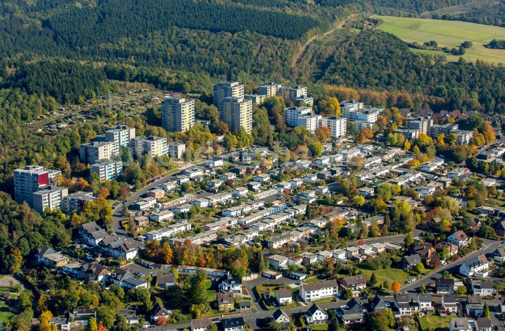 Kreuztal aus der Vogelperspektive: Wohngebiet der Mehrfamilienhaussiedlung Fritz-Erler-Siedlung in Kreuztal im Bundesland Nordrhein-Westfalen