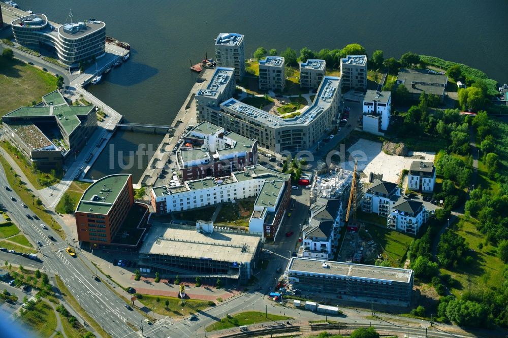 Luftbild Rostock - Wohngebiet der Mehrfamilienhaussiedlung am Gaffelschonerweg - Loggerweg in Rostock im Bundesland Mecklenburg-Vorpommern, Deutschland