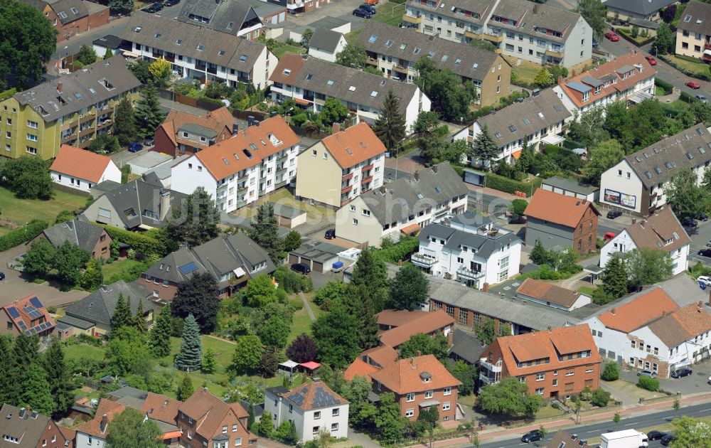 Garbsen von oben - Wohngebiet einer Mehrfamilienhaussiedlung in Garbsen im Bundesland Niedersachsen