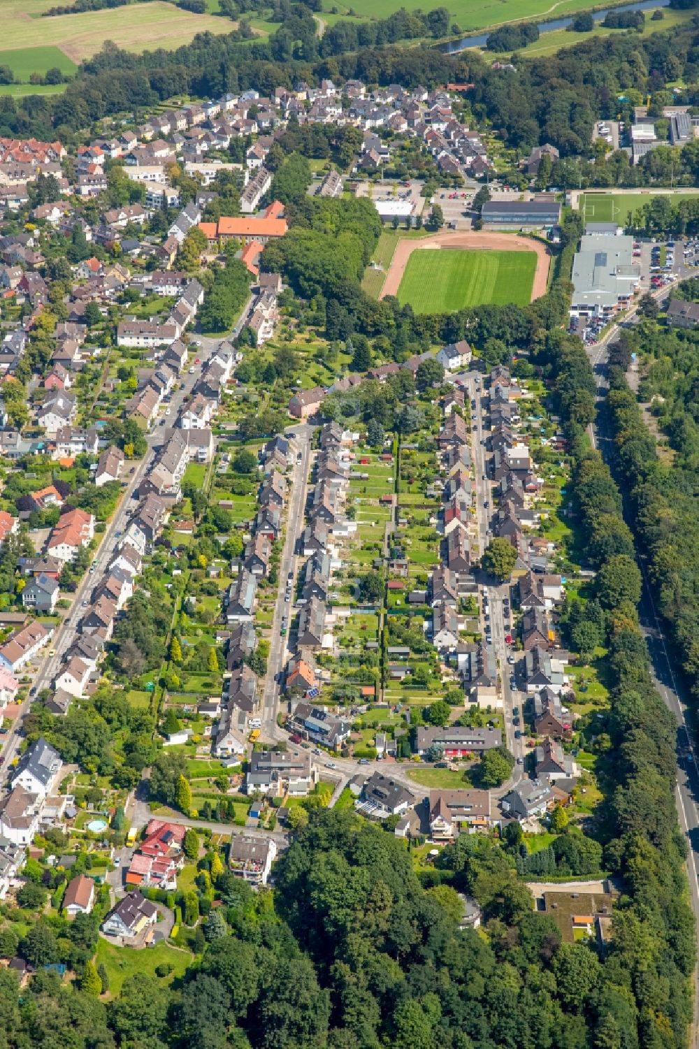 Luftaufnahme Hattingen - Wohngebiet der Mehrfamilienhaussiedlung Gartenstadt Hüttenau in Hattingen im Bundesland Nordrhein-Westfalen