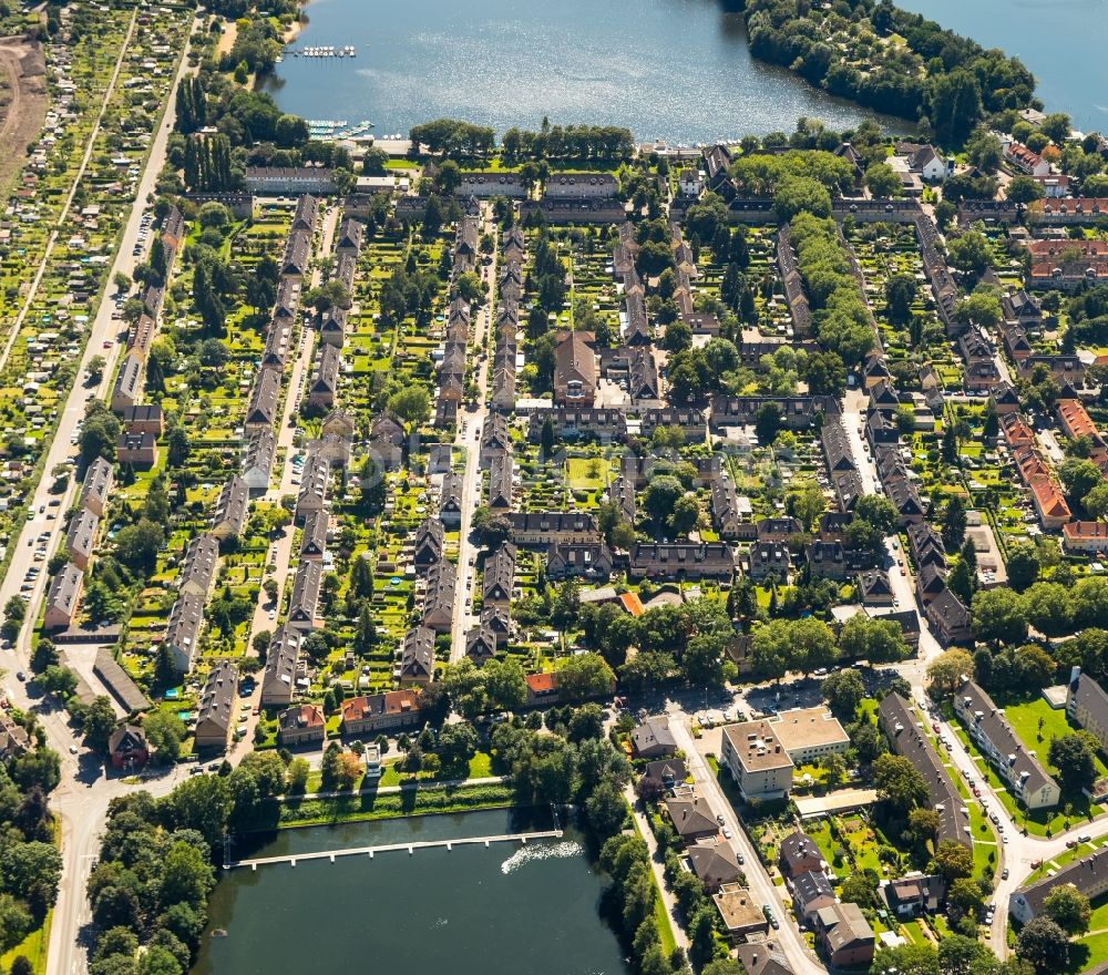 Luftbild Duisburg - Wohngebiet der Mehrfamilienhaussiedlung Gartenstadt Wedau in Duisburg im Bundesland Nordrhein-Westfalen