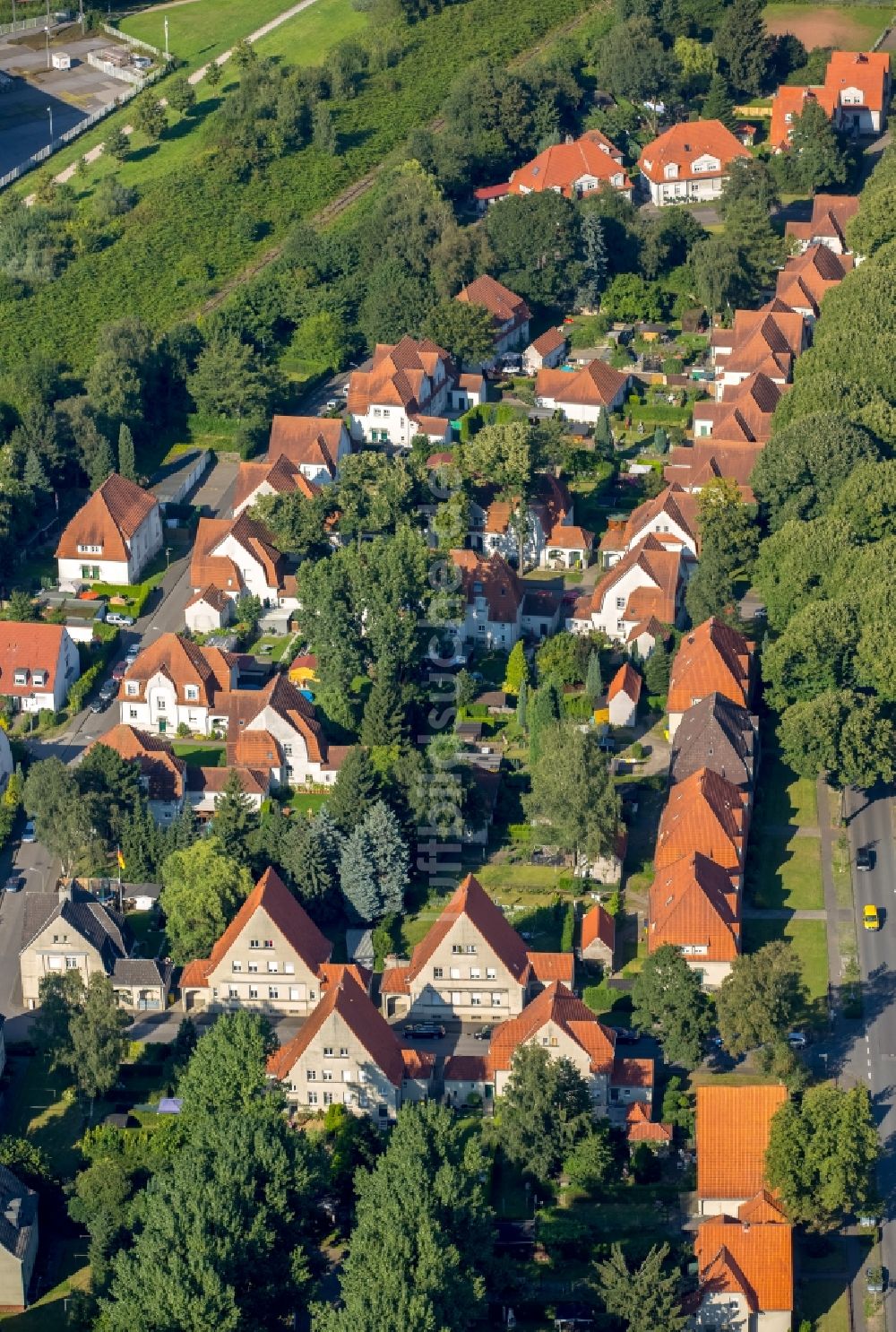 Luftbild Bottrop - Wohngebiet einer Mehrfamilienhaussiedlung Gartenstadt Welheim in Bottrop im Bundesland Nordrhein-Westfalen