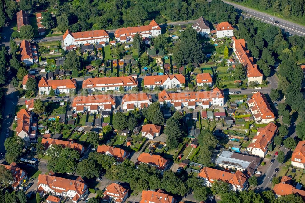 Luftaufnahme Bottrop - Wohngebiet einer Mehrfamilienhaussiedlung Gartenstadt Welheim in Bottrop im Bundesland Nordrhein-Westfalen