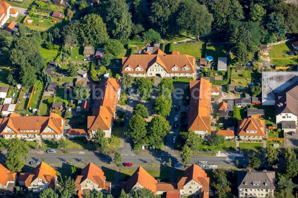 Bottrop von oben - Wohngebiet einer Mehrfamilienhaussiedlung Gartenstadt Welheim in Bottrop im Bundesland Nordrhein-Westfalen