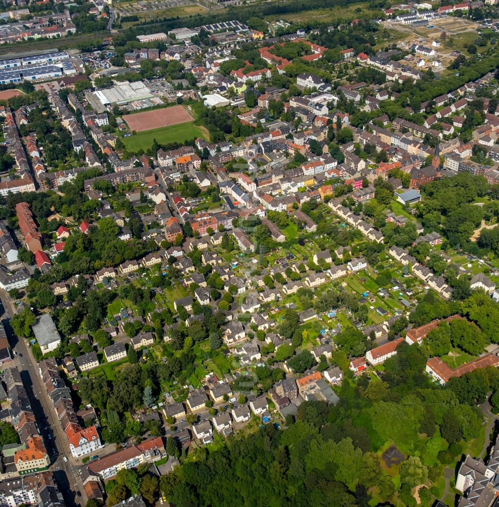 Gelsenkirchen von oben - Wohngebiet einer Mehrfamilienhaussiedlung in Gelsenkirchen im Bundesland Nordrhein-Westfalen